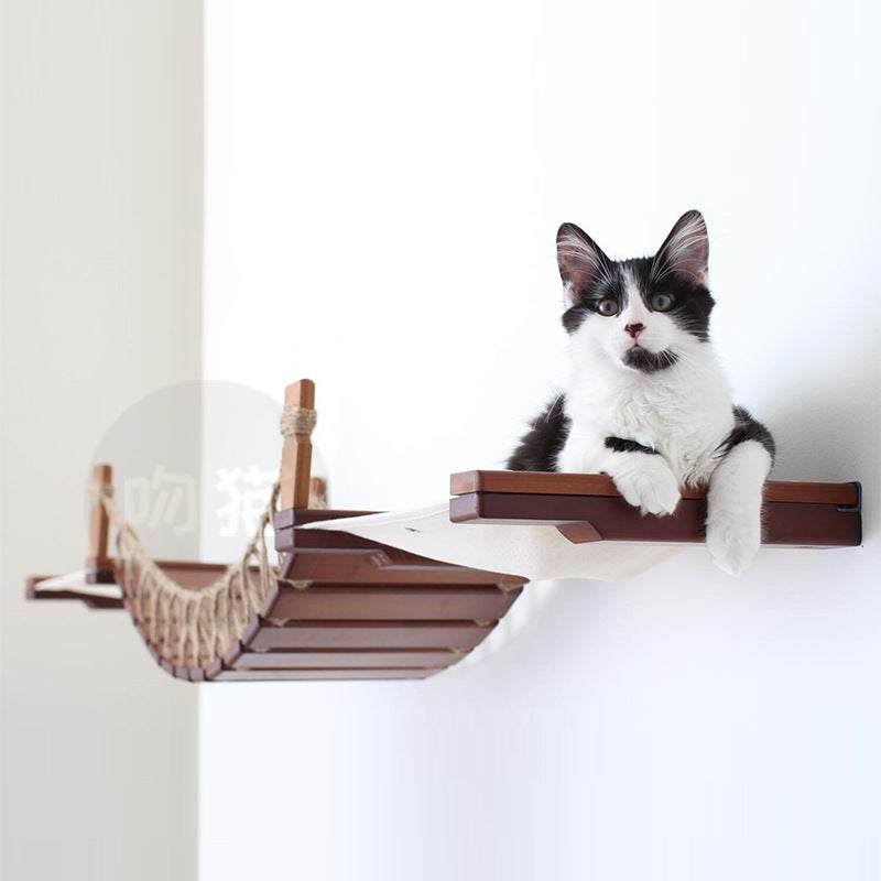 Pont suspendu pour chats en bois et corde, noir et châtaigne, avec accessoires.