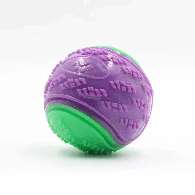 balle mâchouillable en TPR pour chiens, jouet interactif et nettoyage dentaire, résistance élevée, texture dentifrice, taille 6.5 cm, jouet sonore violet et vert
