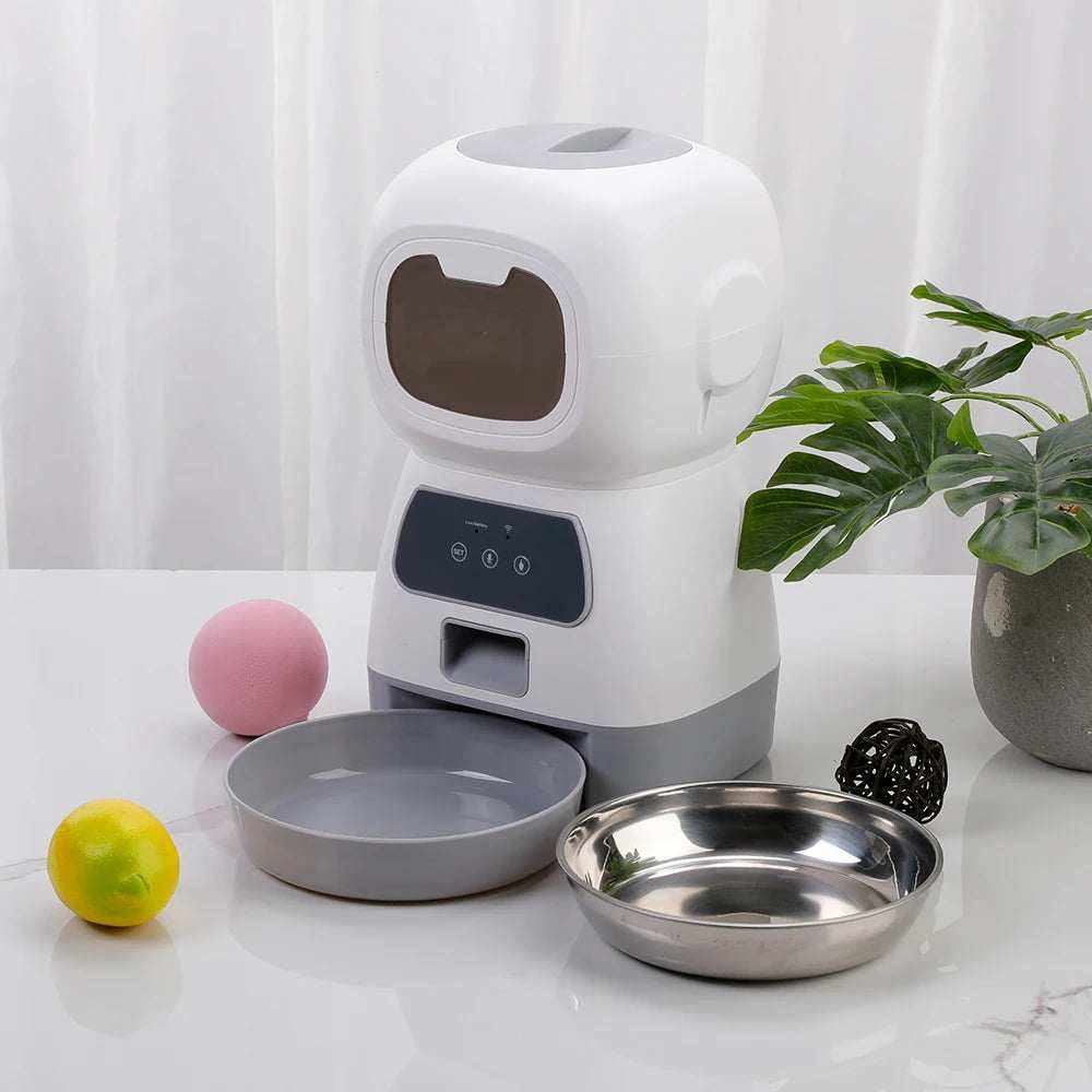 Distributeur automatique pour chiens ZYfeeder avec contrôle intelligent via application, plateau inox détachable et portions réglables.