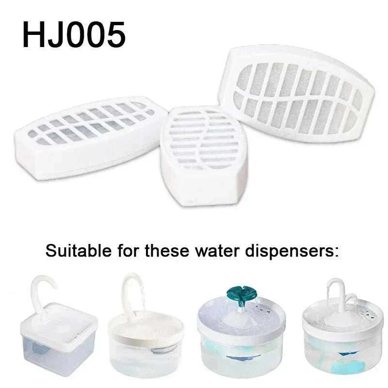 Filtres de rechange blancs pour fontaine à eau pour chiens et chats compatibles avec plusieurs modèles de distributeurs d'eau.