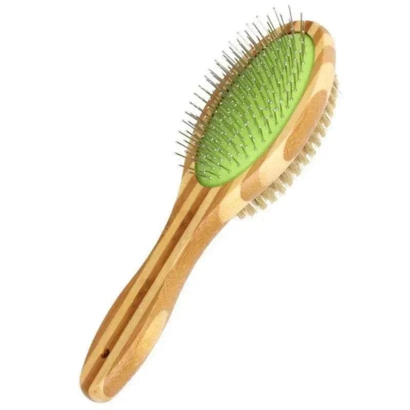 Brosse double face en bambou avec poils de sanglier et picots métalliques pour toilettage des chats et chiens, soin doux et démêlage efficace.