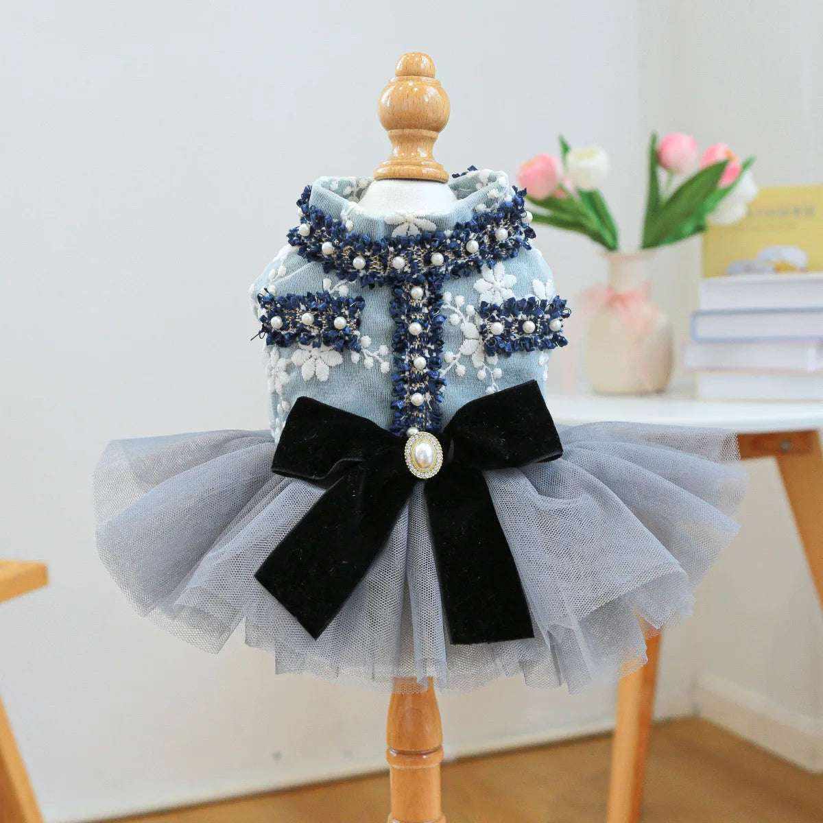 robe de luxe pour petit chien avec tulle gris et nœud noir élégant pour yorkshire et chat cosplay princesse