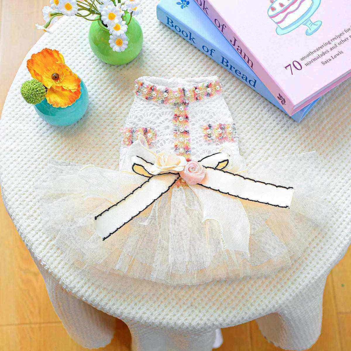 robe de luxe en tulle beige avec nœud et broderies pour petit chien ou chat, style princesse élégant et confortable