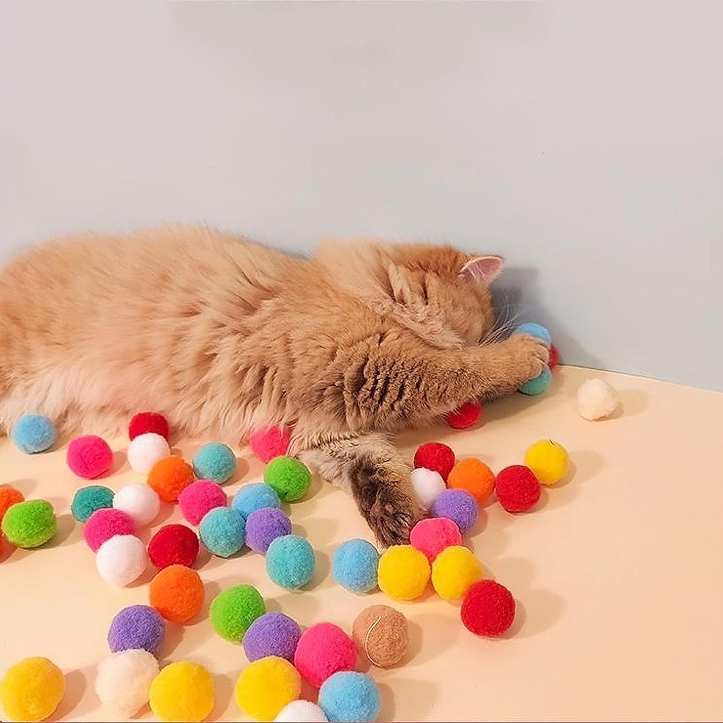 Cat Ball Launcher - Interactive Cat Toy with 20 Pom Poms