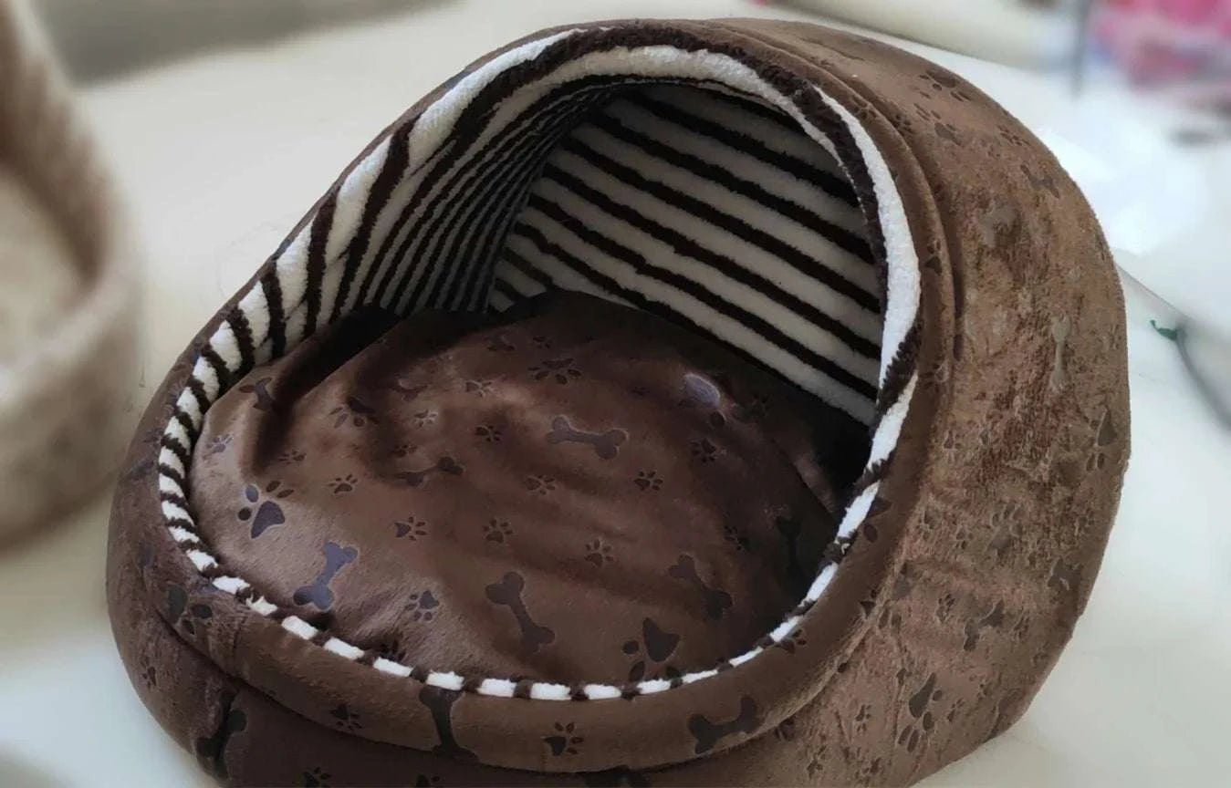 Cozy House for Cats and Very Small Dogs - Padded Princess Bed
