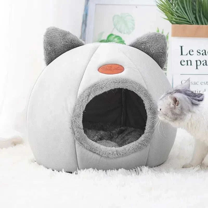 Maison pour chat en forme de tête, lit douillet semi-fermé gris avec base antidérapante, confortable pour toutes saisons