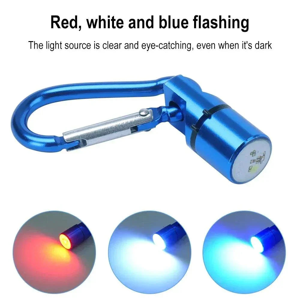 médaille lumineuse LED bleue avec mousqueton pour collier de chien, lumière clignotante rouge, blanche et bleue pour visibilité nocturne et sécurité animale