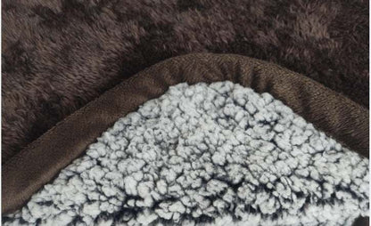 Couverture imperméable à l'urine pour sieste d'hiver au bureau pour chien et chat